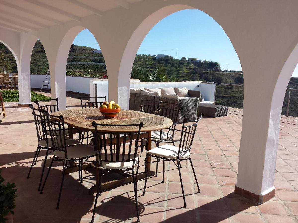 Villa Perla Blanca Sayalonga Exterior photo